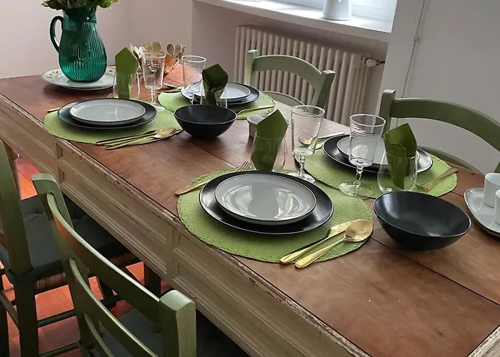 Charming At The Columns Of San Lorenzo Milano